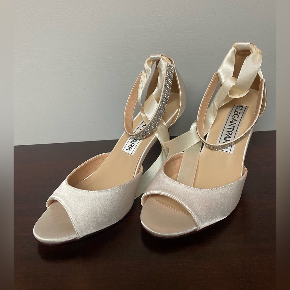 Cream Elegantpark heels with rhinestone ankle